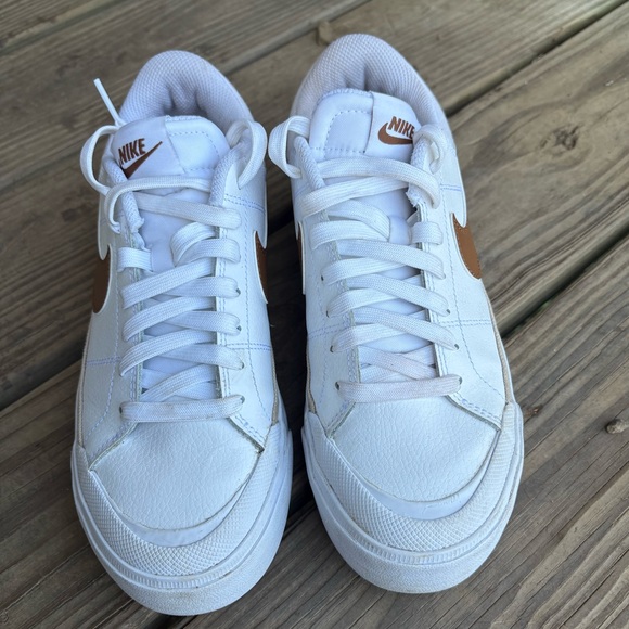 Nike Court Legacy Lift Sneaker - Picture 1 of 6